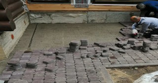 Укладка брусчатки на бетон в Челябинске: цена от 825 руб.
