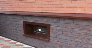 Облицовка цоколя панелями под камень в Челябинске в октябре