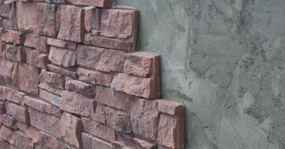 Качественная отделка цоколя фундамента снаружи в Челябинске в октябре