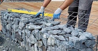 Устройство подпорной стенки из габионов в Челябинске в октябре